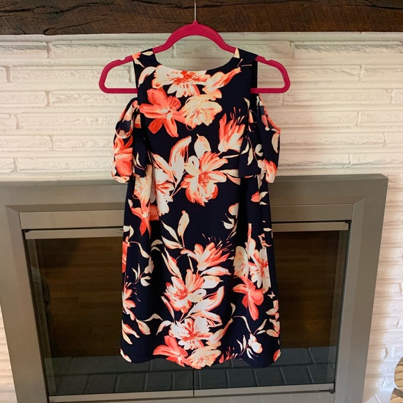 Sugar Lips Navy and Floral Dress 🍑 - Picture 4 of 4